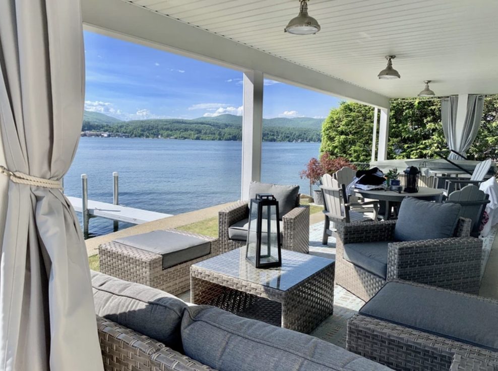 Manhattan: lake-view porch