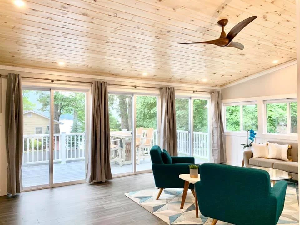 Staten Island: living room